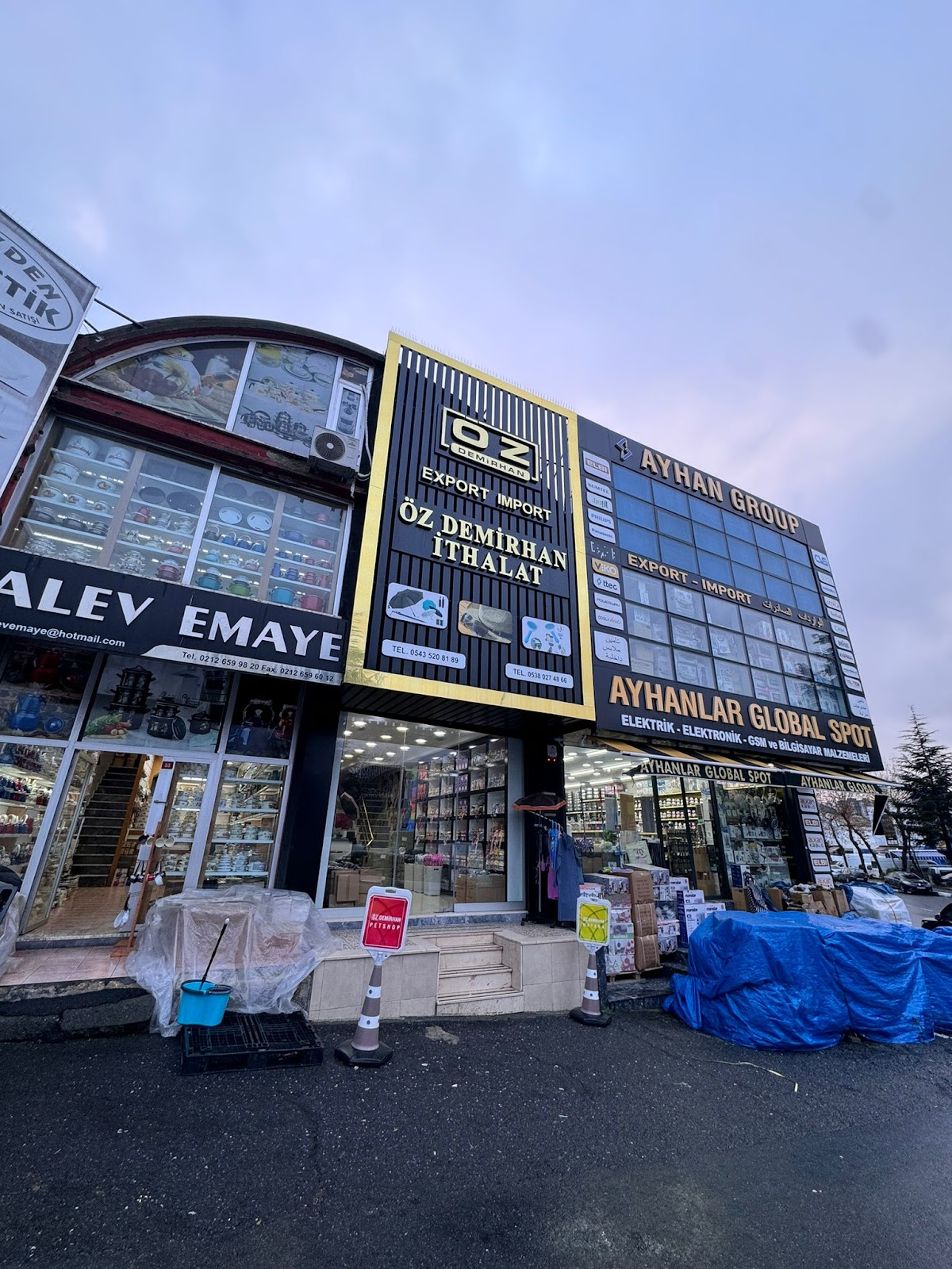 Öz Demirhan İthalat storefront — İSTOÇ, Block 9, No:51